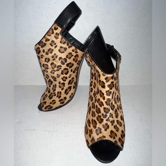 NICOLE MILLER ATELIER Isla Leather Leopard Peep Toe Slingback Heels 🐆 - Picture 11 of 12
